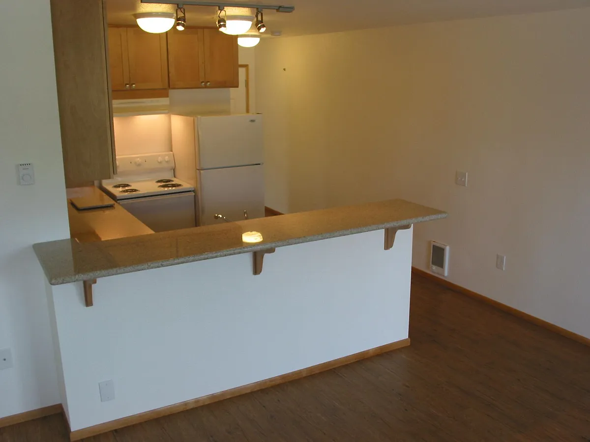 Building Photo - 1535 Thompson Dr #14