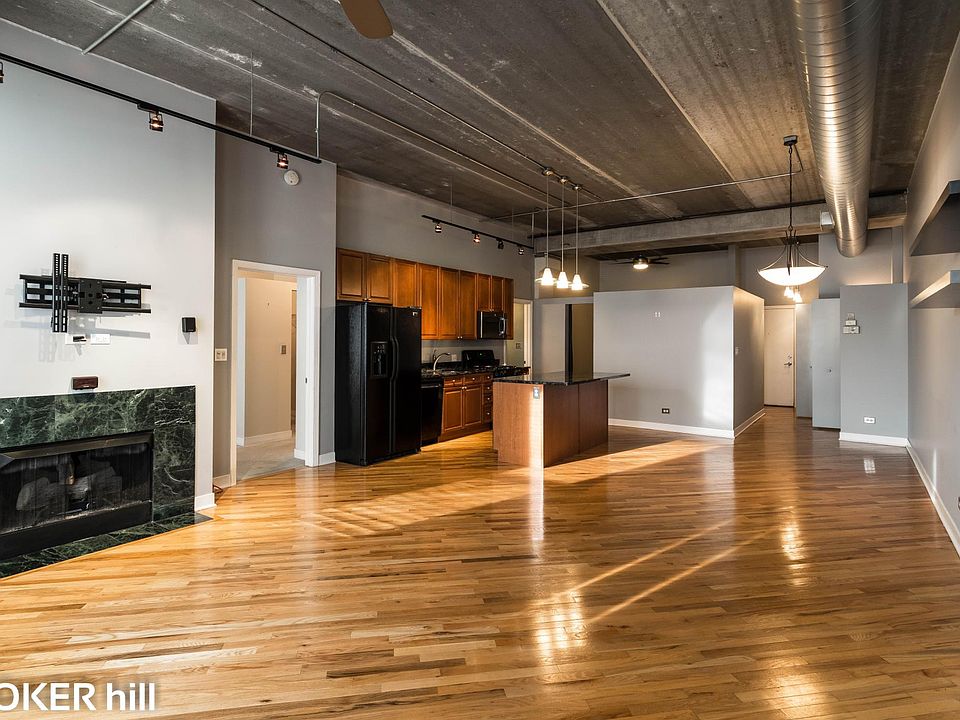 1st image of 1635 W Belmont Ave APT 304