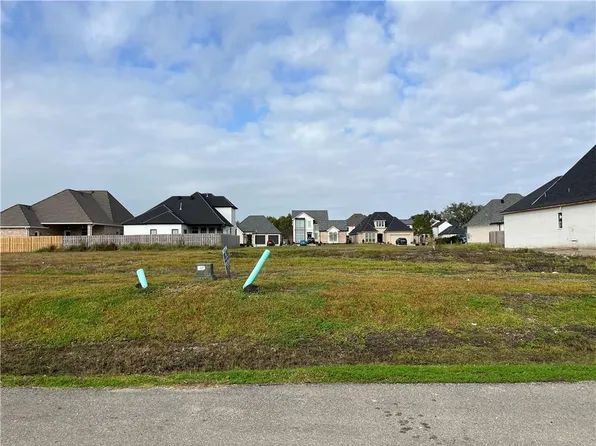 105 Pintail Point, Belle Chasse, LA 70037