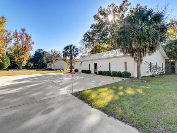 111 Shelly St, Bonneau, SC 29431