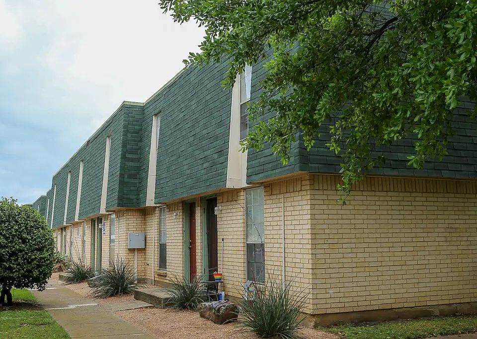 Building Photo 3