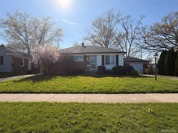 23349 Roxana Ave, Eastpointe, MI 48021