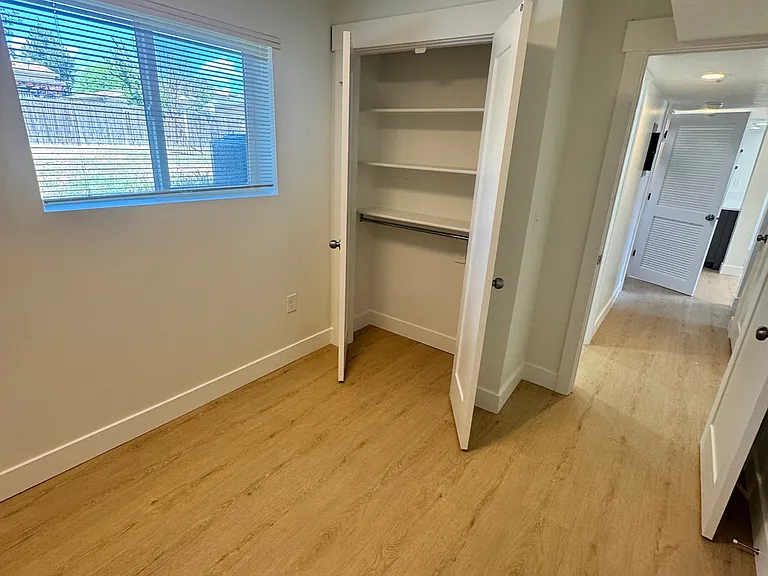 1838 W New York Dr — Photo 27