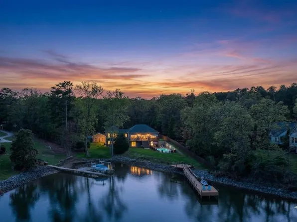1305 Rock Island Rd, Gilbert, SC 29054
