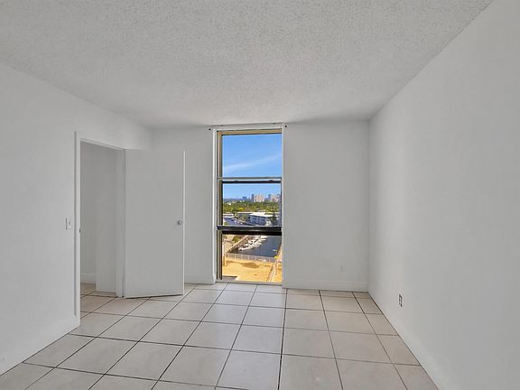 5th image of 13499 Biscayne Blvd #U910