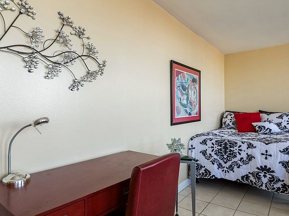 5th image of 2626 N Lakeview Ave APT 1510