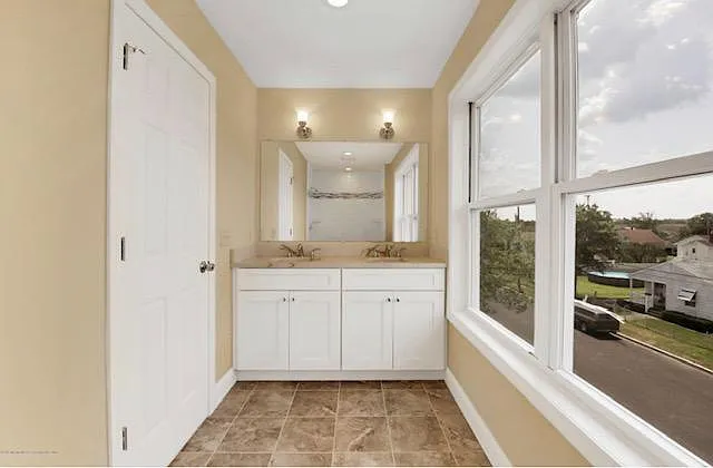 805 Saint Johns Ave — Photo 16