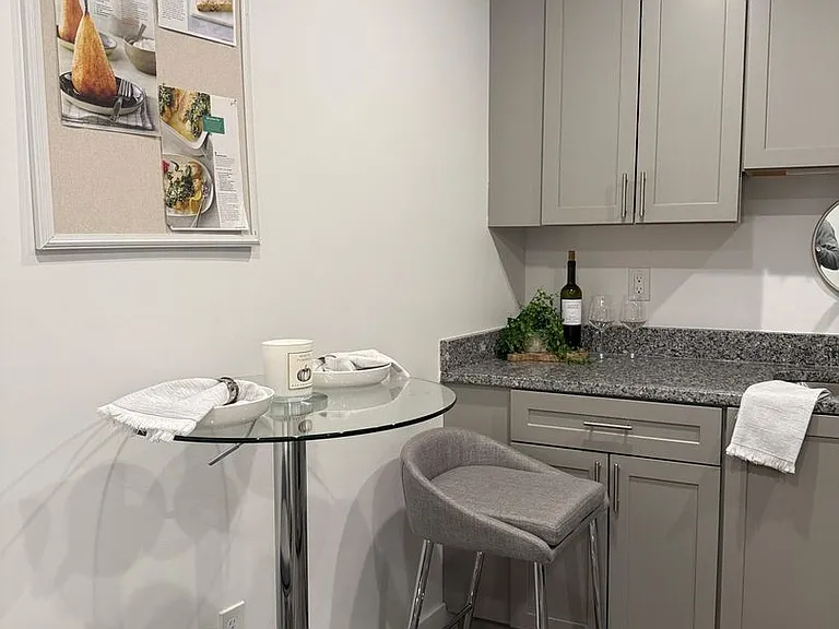 585 ESSEX STREET — Photo 32