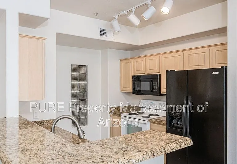 420 W 1st St #321 — Photo 7