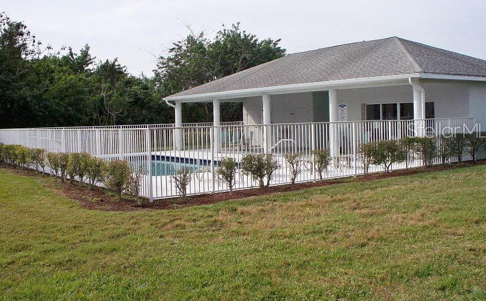 2nd image of 842 SE 25th Dr