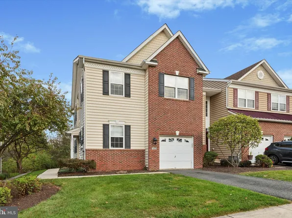 1022 Rosemont Ter, Pennsburg, PA 18073