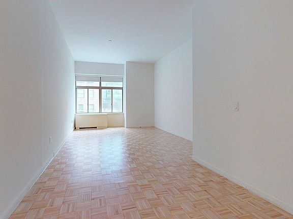 3rd image of 90 Washington St APT 4P