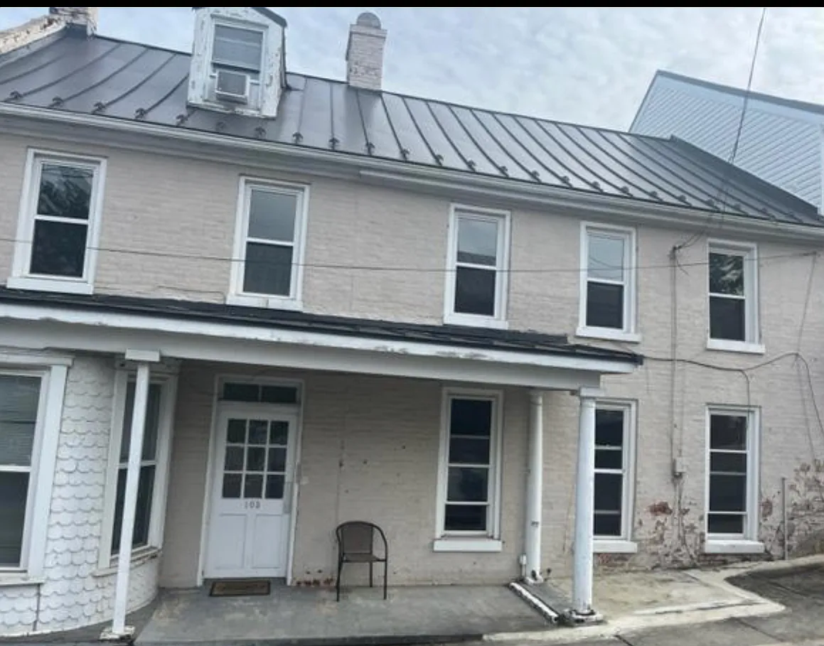 105 Cumberland St — Photo 1