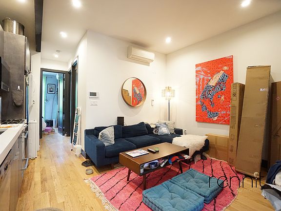 3rd image of 256 Woodbine St #2A