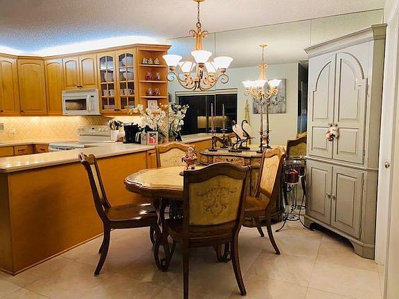 3rd image of 5905 SE Riverboat Dr #611