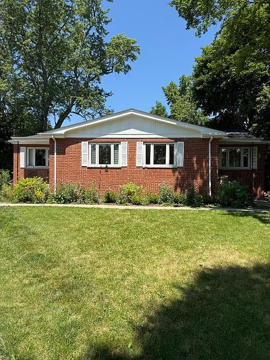 1st image of 560 Ivy Ct #1