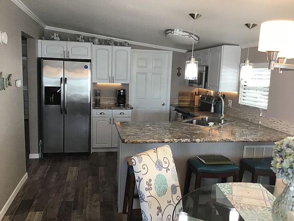 5th image of 495 Barbara Way #8