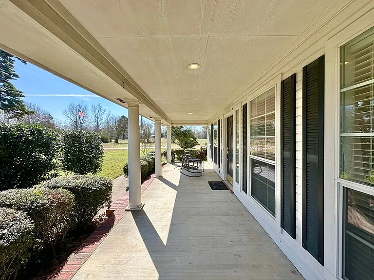 10191 FM 607 N — Photo 9