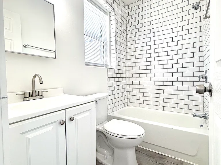 2131 Williams Ave #1 — Photo 9
