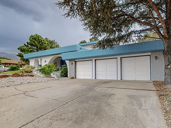 3rd image of 12432 Chelwood Pl NE