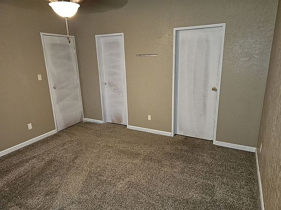 4th image of 2109 Hillside Dr