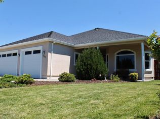 986 Saint Andrews Way, Eagle Pt, OR 97524