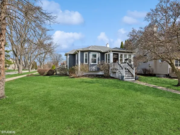 238 W Burlington Ave, Westmont, IL 60559