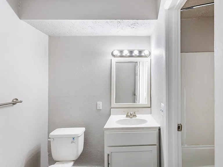 2500 Place — Photo 11