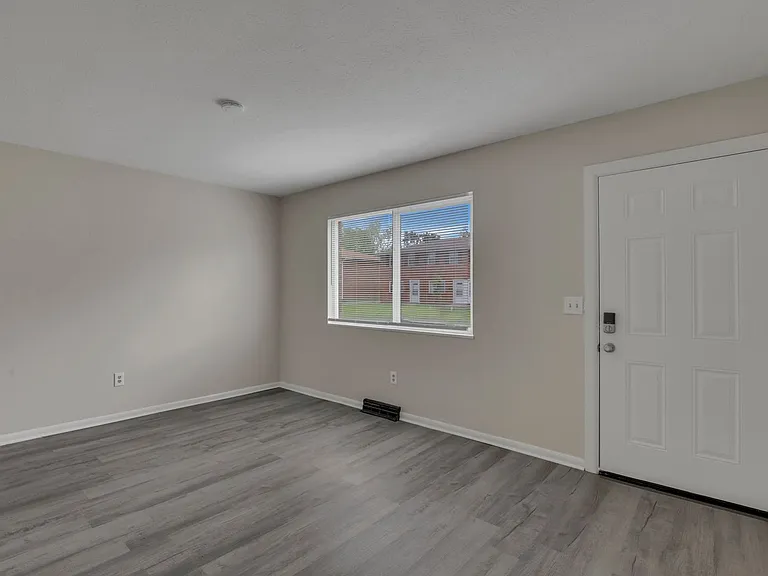 429 Barnett Rd — Photo 6