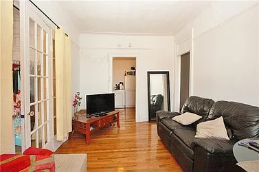 Rented by R New York