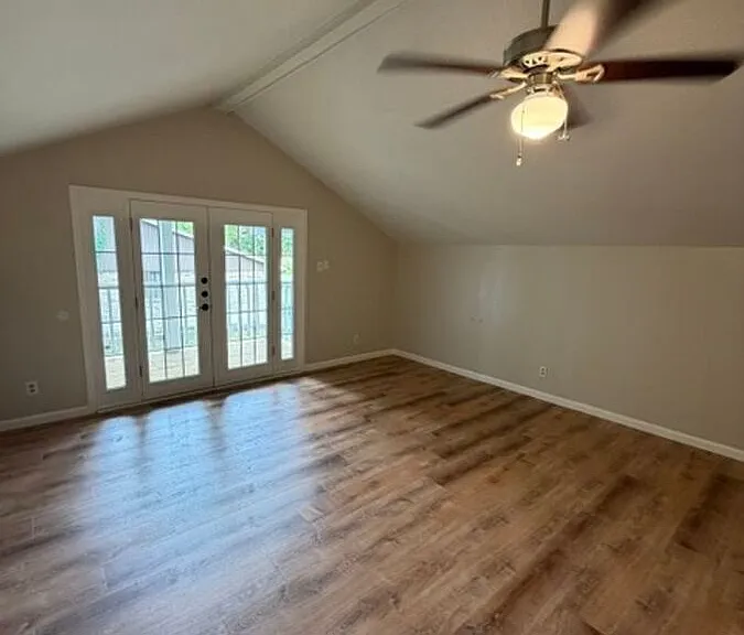 815 Cedar Oaks Ln — Photo 37