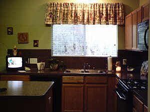 3rd image of 402 Laurel Pine Dr
