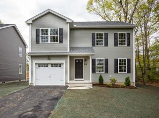 15 Penrose St, Springfield, MA 01109