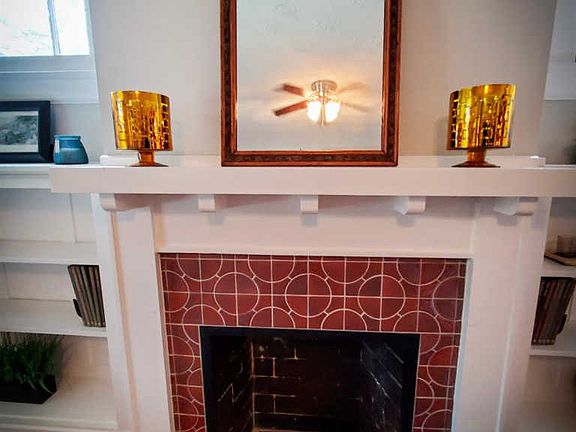 4th image of 3877 Mount Vernon Ave