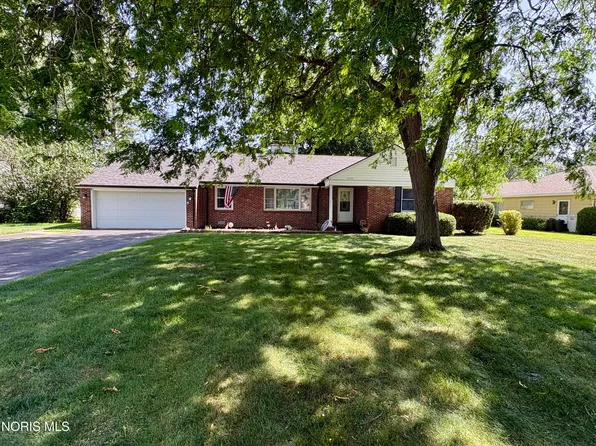 1235 Jefferson Rd, Fostoria, OH 44830