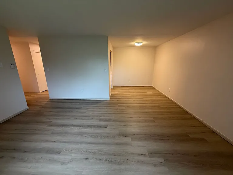113 S Platten St — Photo 13