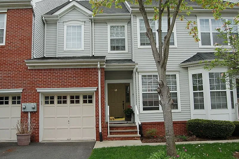 48 Gordon Cir photo 1