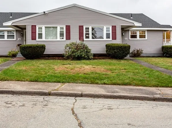 34-36 Petipas Ln, Randolph, MA 02368