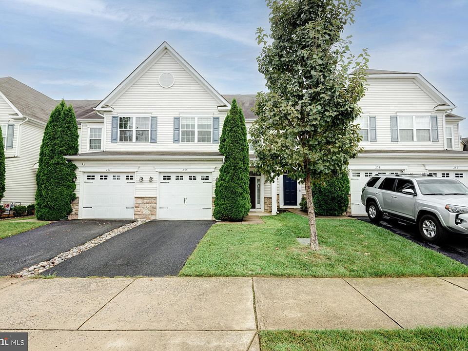 1st image of 255 Wilmore Dr