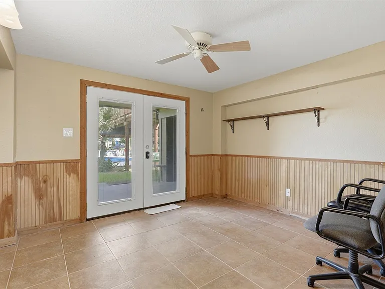 375 Ling St — Photo 18