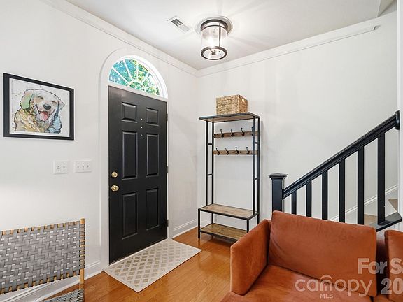 4th image of 306 Elis Way