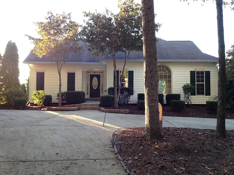 3345 Fairway Dr — Photo 1