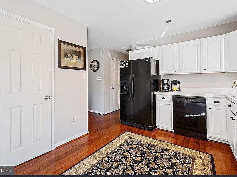 427 Foxcroft Rd — Photo 5