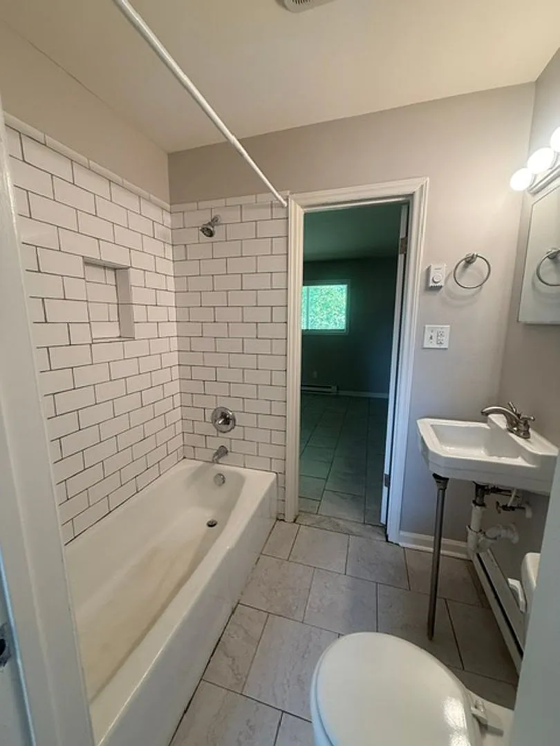 Greenbriar Apartments — Photo 3