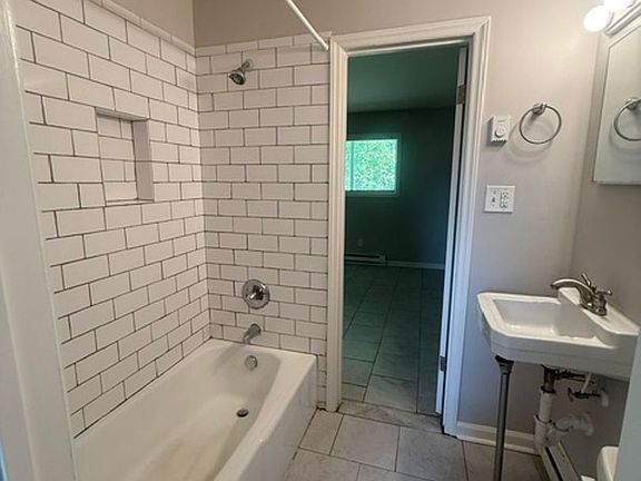3rd image of 310 Greenbriar Rd APT N
