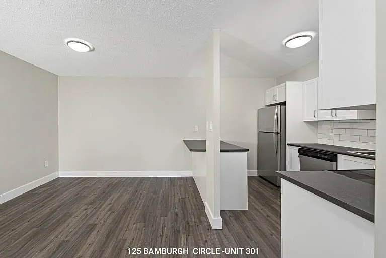 125 Bamburgh Cir — Photo 14