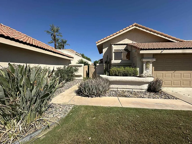 4 Hermosillo Ln — Photo 36