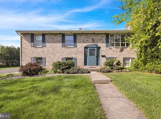 6 Aspen Ct, Douglassville, PA 19518