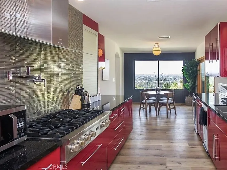 3656 Sunswept Dr — Photo 7