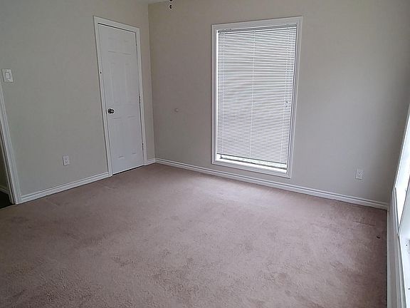 3rd image of 317 Briarwood Dr